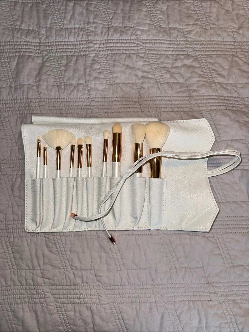 La Beaute Soi 10 Piece Makeup Brush Set